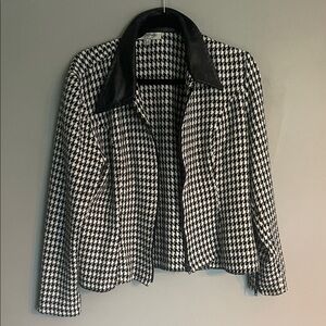 Vintage Le Chateau Black and White Houndstooth Blazer